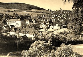 Pohled z Hammerbergu na lázeňské místo radium lázně Oberschlema v červnu 1935.